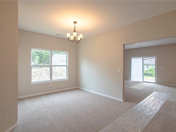 3rd image of 2062 Ravenwood Ave #2060