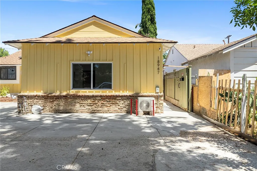 1 bed, 400 sqft, $2,500 — Photo 2