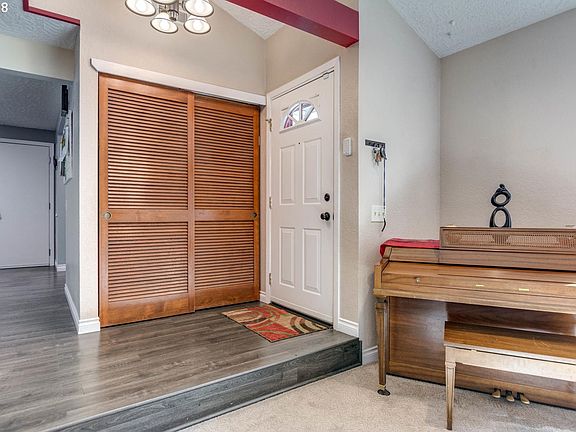 5th image of 2106 NE Cranbrook Dr