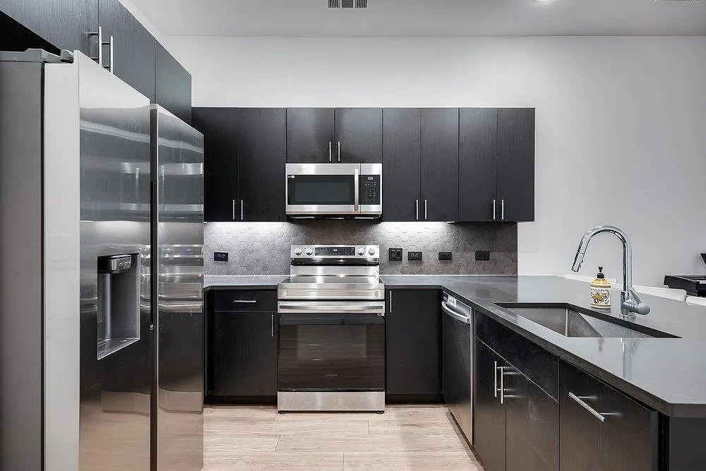 1 bed, 1.5 bath, 1000 sqft, $1,950 — Photo 4