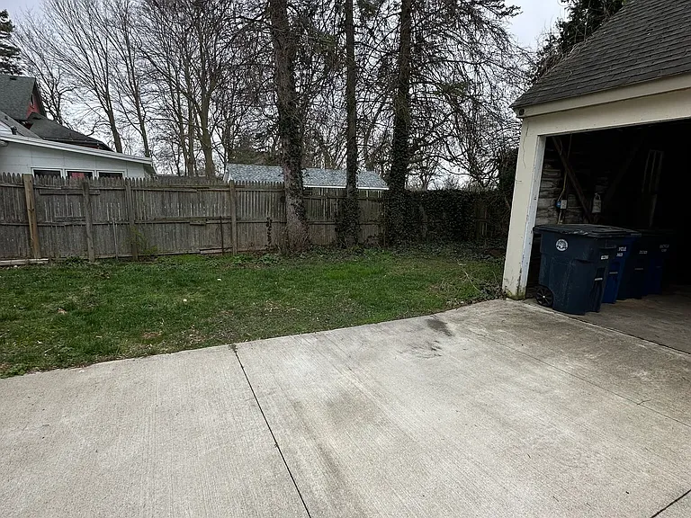 829 Miller Ave — Photo 22