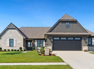 2581 Pine Straw Dr, Auburn, IN 46706