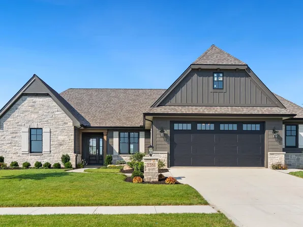 2581 Pine Straw Dr, Auburn, IN 46706