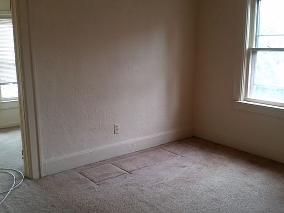 5th image of 52600 Van Dyke Ave APT A