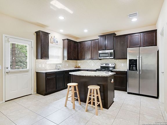 4th image of 8246 RECIO OAK