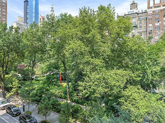 2nd image of 26 Gramercy Park S APT 5AB