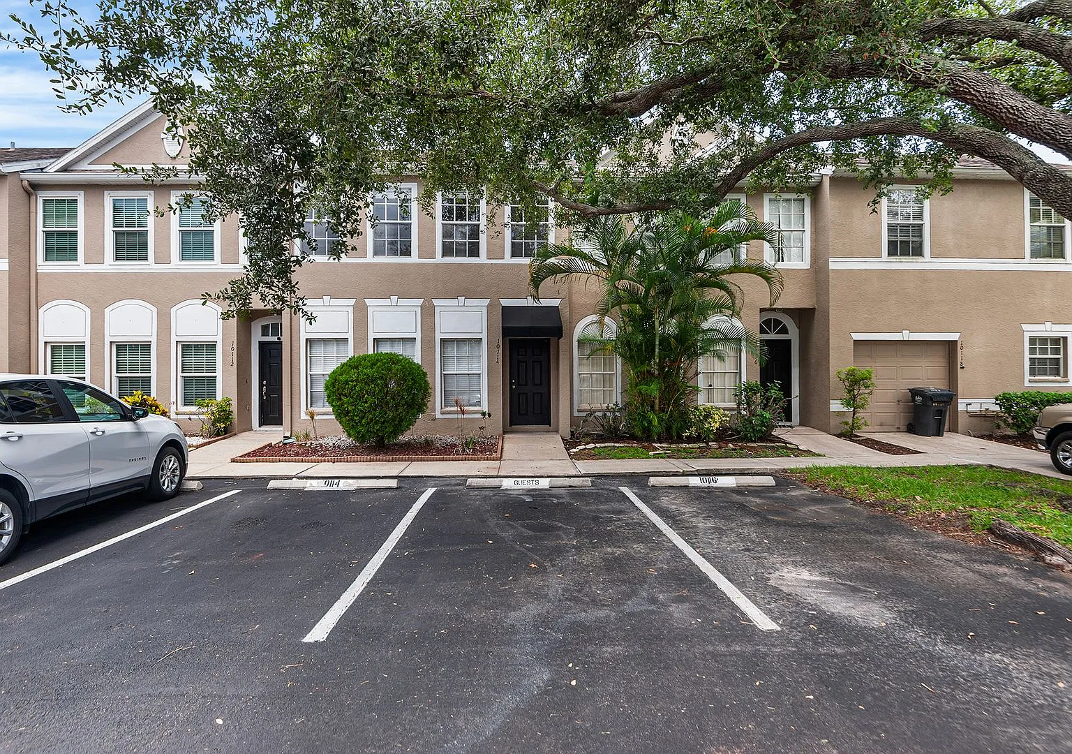 Tampa Townhome In Gated Community! — Photo 1