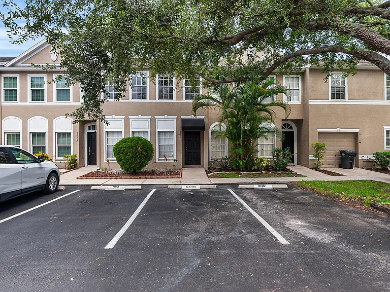 10114 Farmingdale Pl — Photo 1