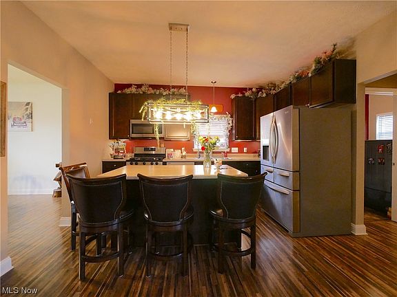 2nd image of 46011 Country Lake Dr