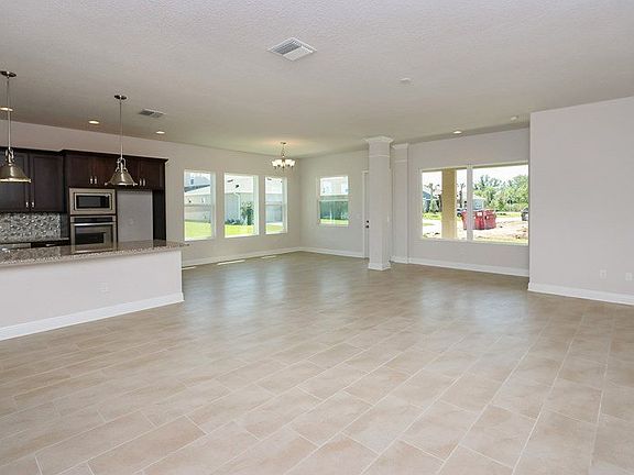 The Sparrow - Family Room