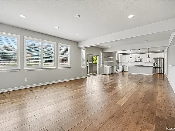 4 bed, 4398 sqft, $4,100 — Photo 4