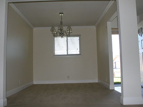 Formal dining & entry