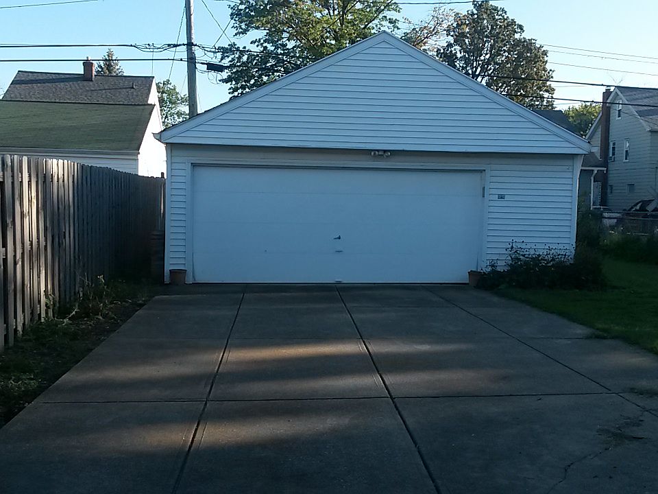 1st image of 27030 Oriole Ave