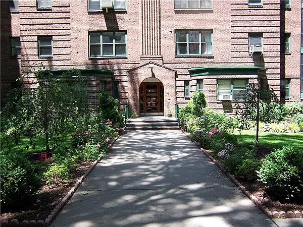 2nd image of 3421 78th St APT 1G