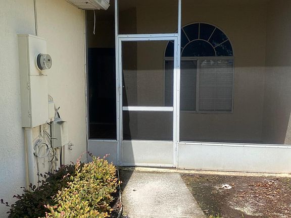 3rd image of 122 Club Villas Ln