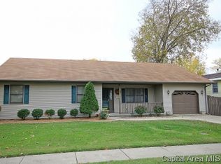 706 E Chestnut St, Chatham, IL 62629