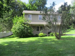 24 Fairview Ave, Walden, NY 12586