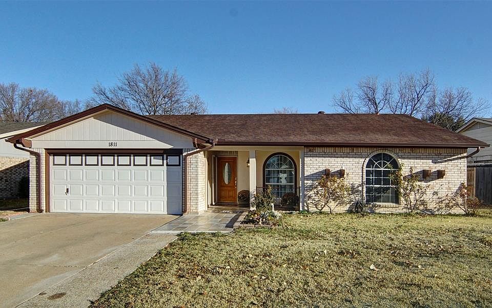 1st image of 1811 Briar Meadow Dr