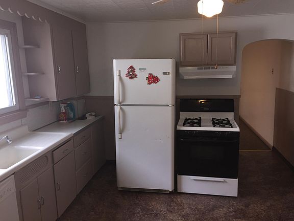 4th image of 44 Zerby Ave