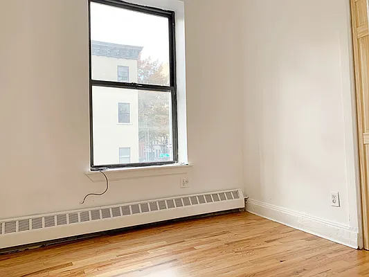 Rented by Bedford Realty USA Corp | media 8