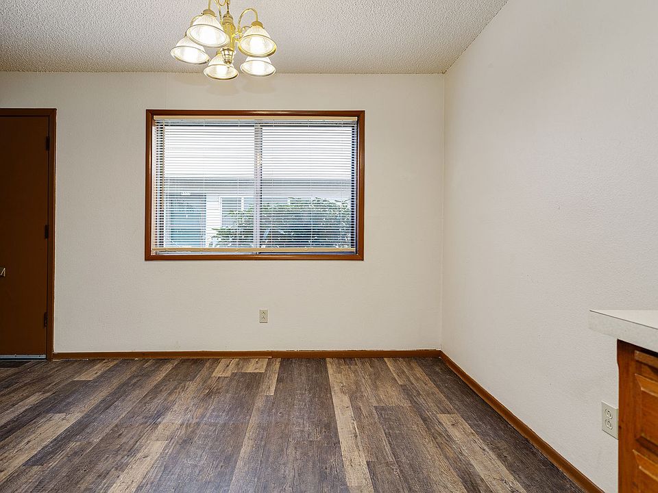 Executive Arms Apartments 8023 NE Flanders St Portland OR Zillow