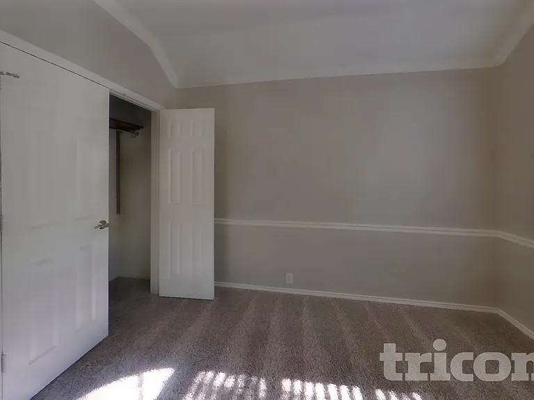 11222 Raveneaux Dr — Photo 14