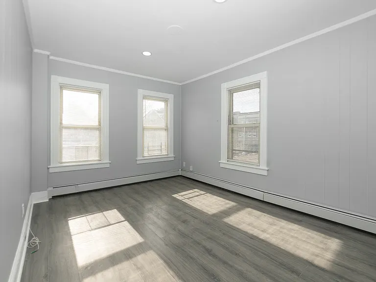 580 Monroe Ave #2 — Photo 2