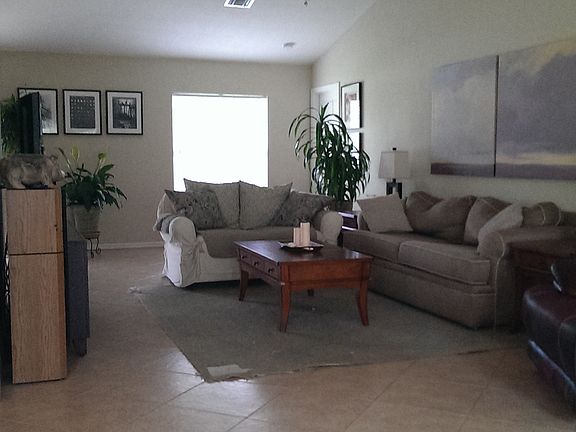 2nd image of 222 SW Thornhill Dr