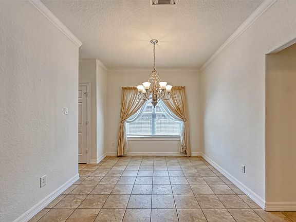 4th image of 3811 Founders Dr