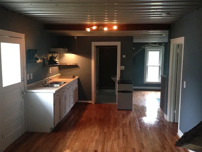 116 N Kinney Ave #1/2 — Photo 5