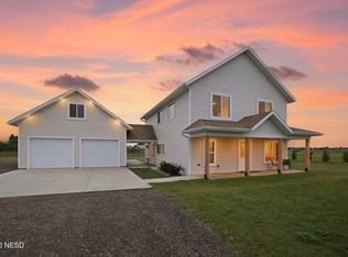464 Meadow Dr, Lake Norden, SD 57248