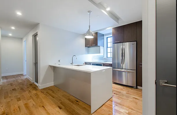 Rented by Zjama Realty Corp | media 4