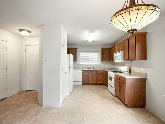 2nd image of 400 Bull Creek Pkwy #4-1