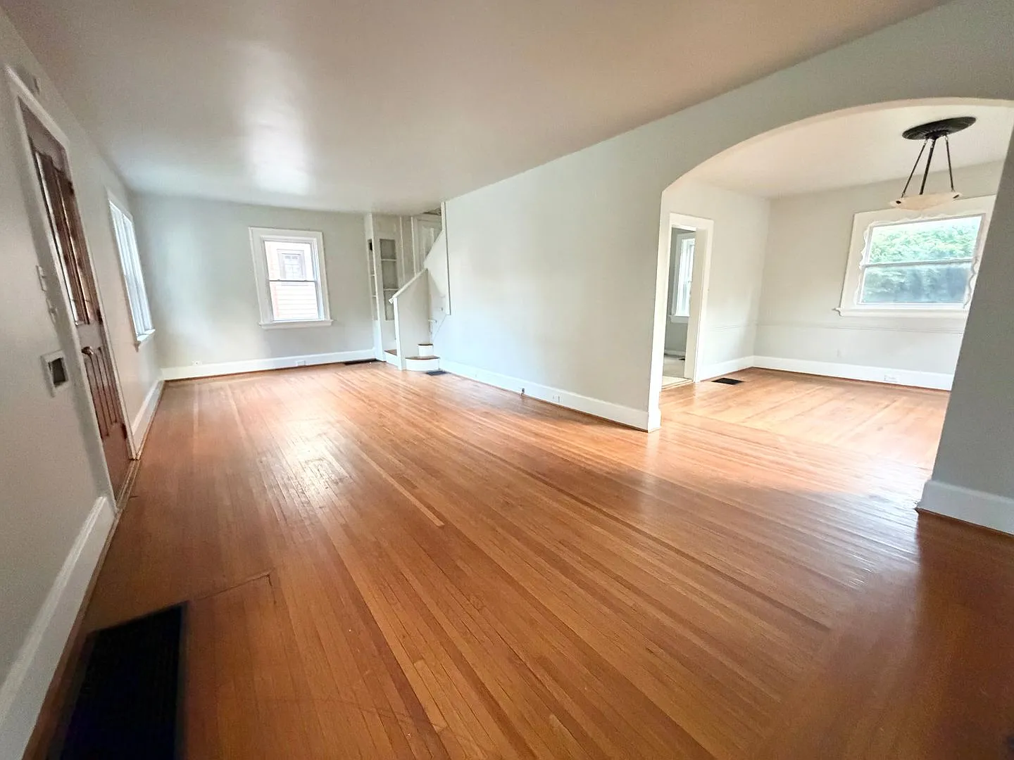 Great 3 bed home in Bond Hill!! — Photo 4