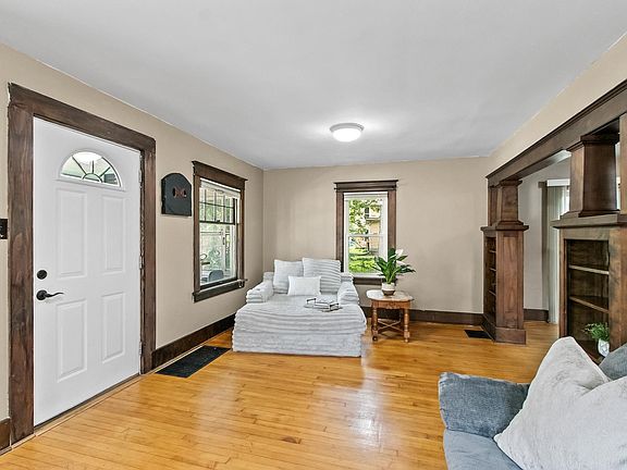 2nd image of 208 Rock St