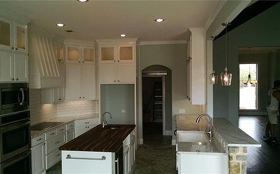 5th image of 330 Sierra Dr