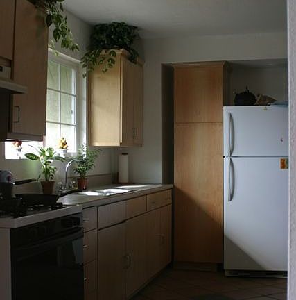 2nd image of 1347 Alvarado St