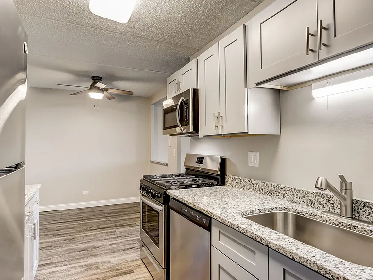 Bartlett Court Apartments — Photo 44