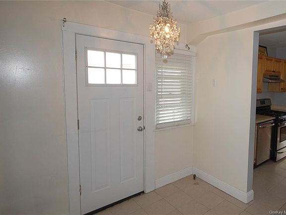 5th image of 139 Dubois Ave APT 5