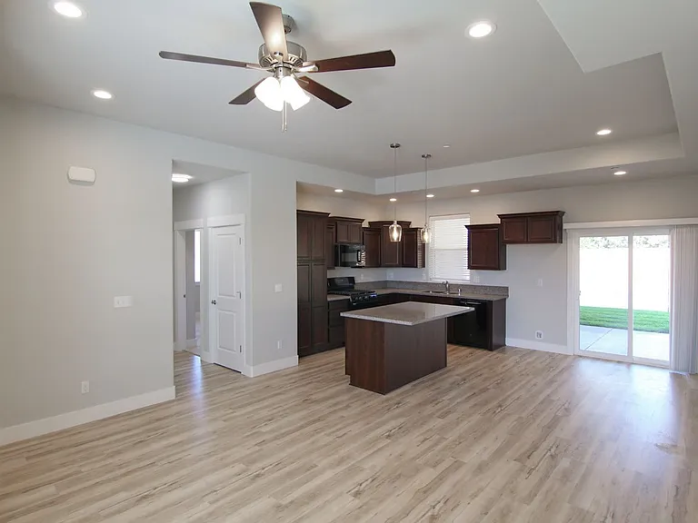1392 Bonhurst Dr — Photo 8