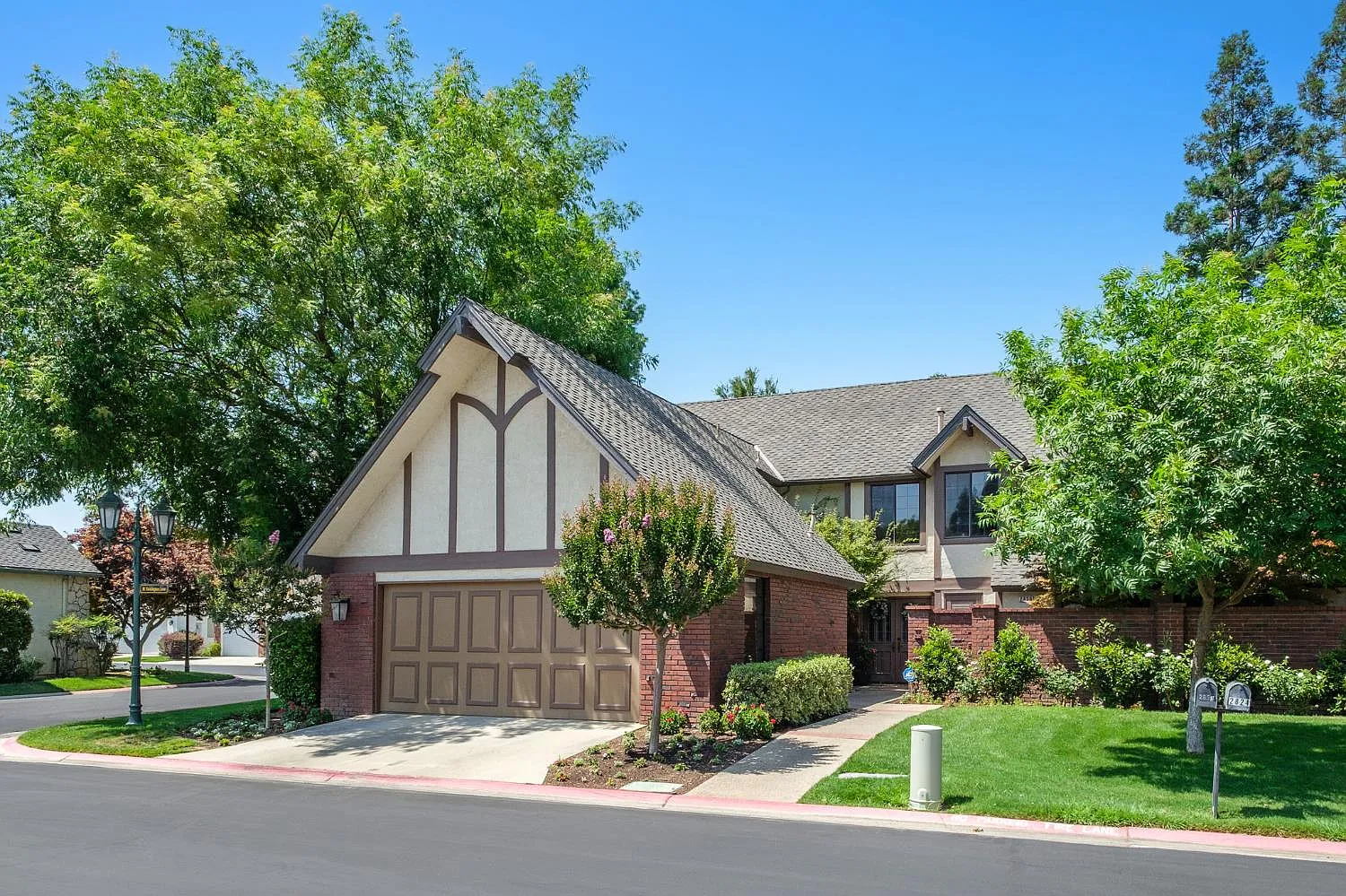 2830 W Kensington Ln photo 1