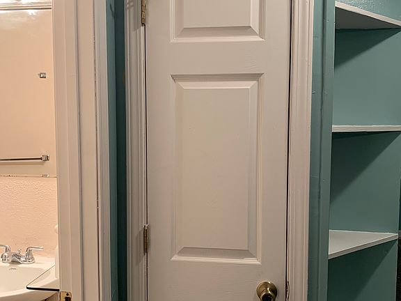 5th image of 1520 Moss St #5