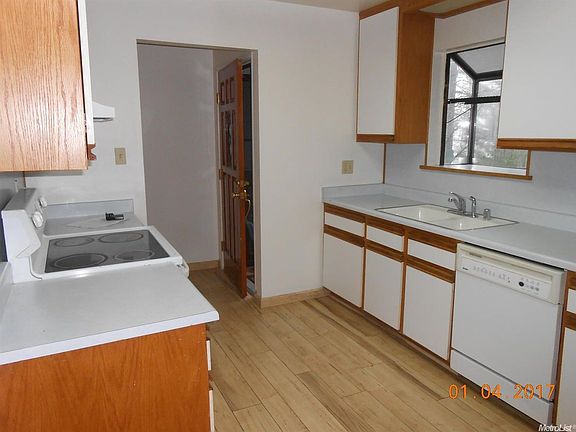3rd image of 4021 Valley Vista Dr