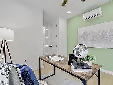 920 Cardinal Ln #2 — Photo 10