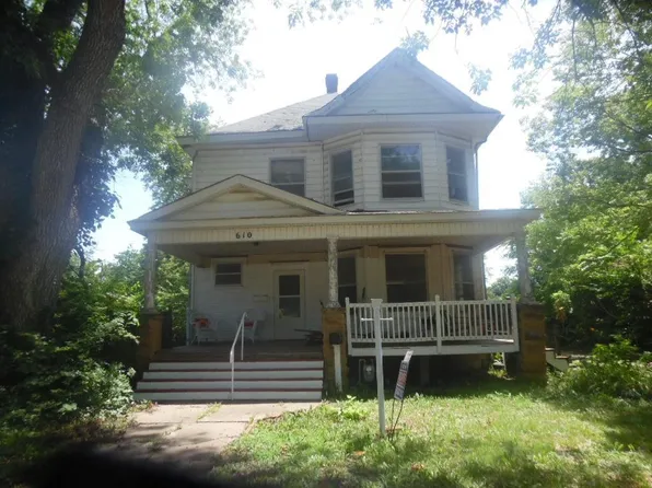 610 N 9th St, Independence, KS 67301
