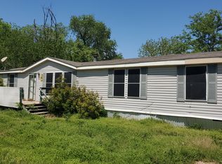 615 E College St, Burkburnett, TX 76354