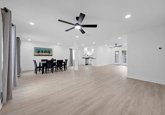 5th image of 354 Vanderbilt Dr
