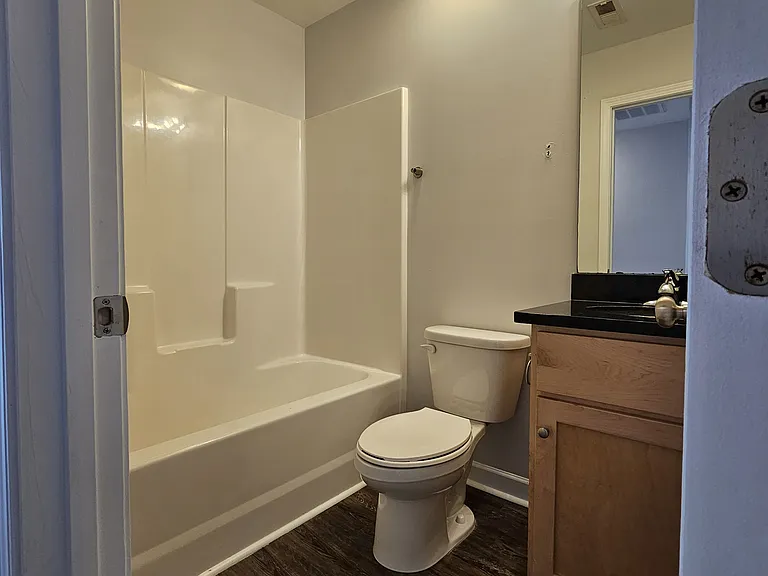 527 Walter St #527 — Photo 20