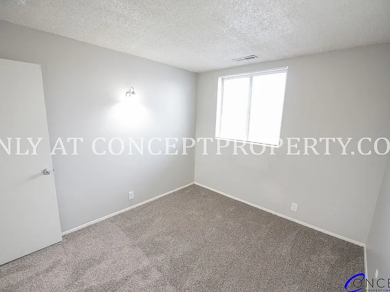 Foothill Terrace — Photo 84