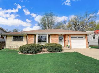 514 Hillcrest Ln, Lindenhurst, IL 60046